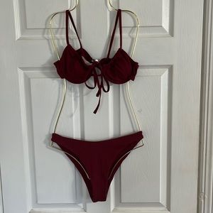 maroon tini bikini with tie at front👙